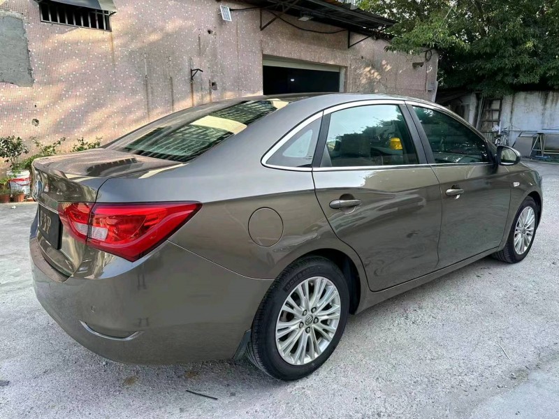 东莞17年别克英朗7