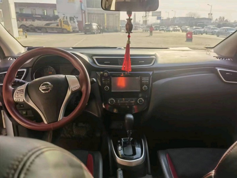 保定18年日产逍客7