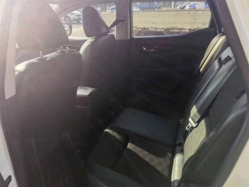 保定18年日产逍客8