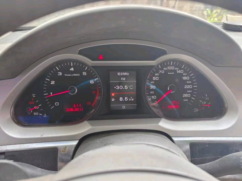 嘉兴11年奥迪A6L8