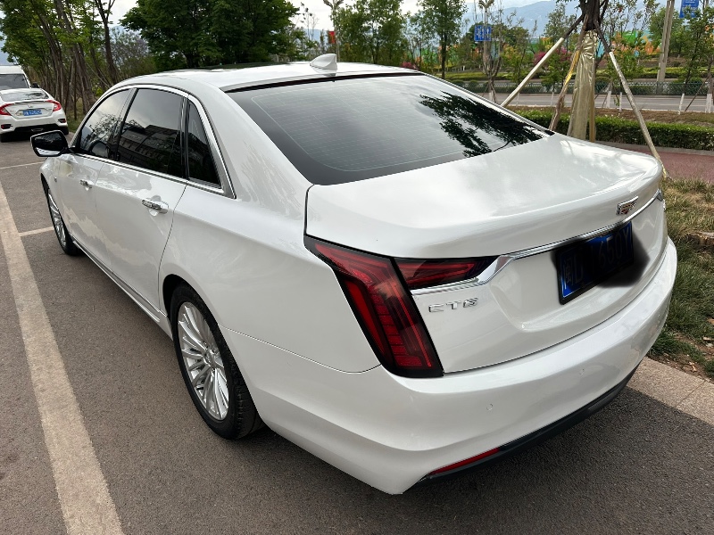 凉山18年凯迪拉克CT64