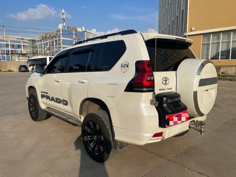 武汉20年丰田普拉多9