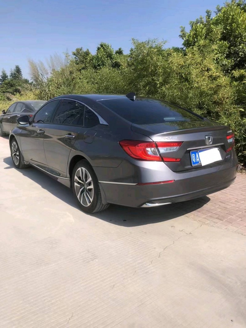 汕头21年本田雅阁8