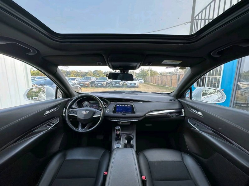 珠海20年凯迪拉克XT42