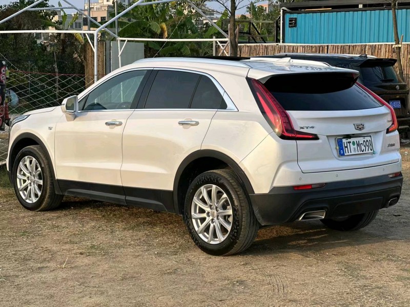 珠海20年凯迪拉克XT47
