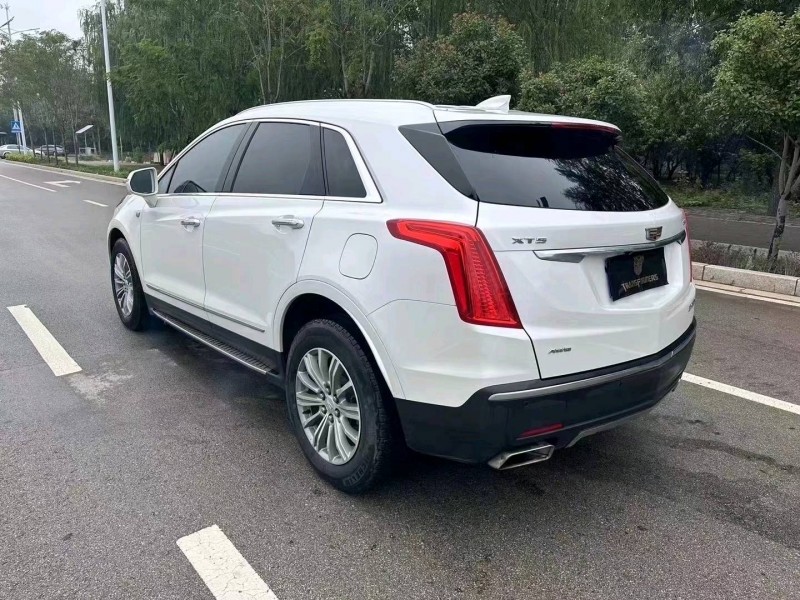 枣庄17年凯迪拉克XT58