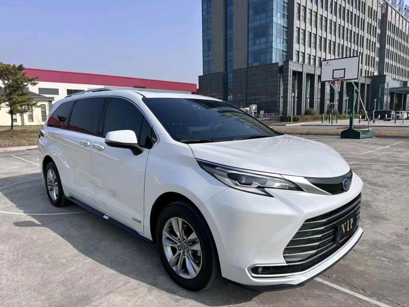 盐城23年丰田塞纳3