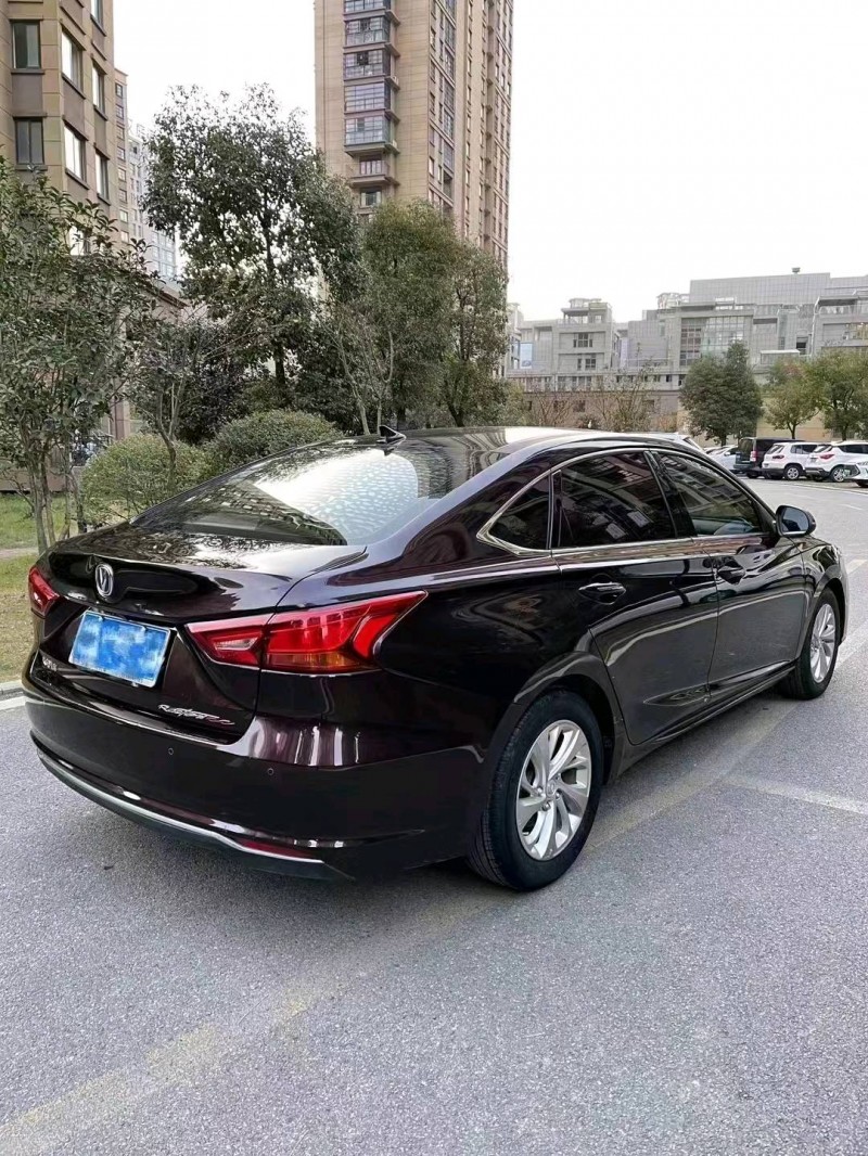 淮南19年長安汽車睿騁CC3