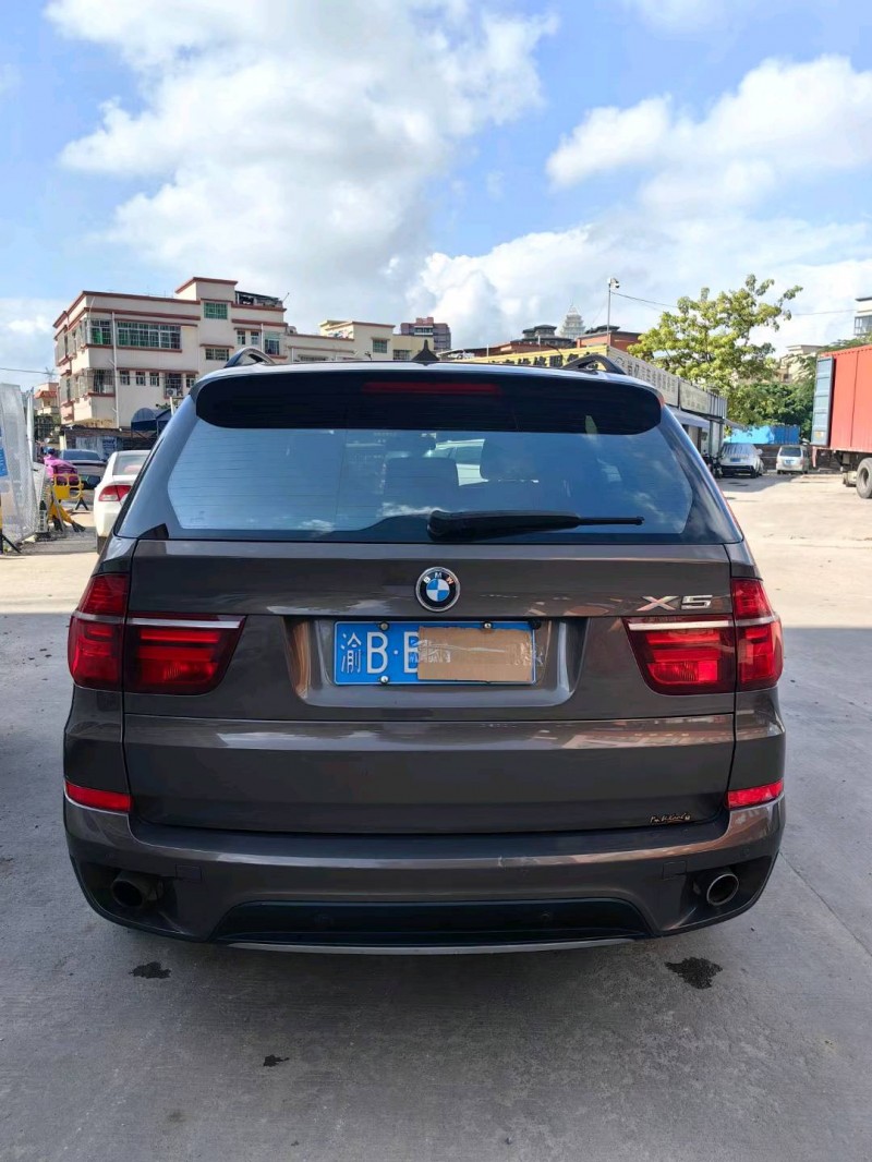 中山13年宝马X59