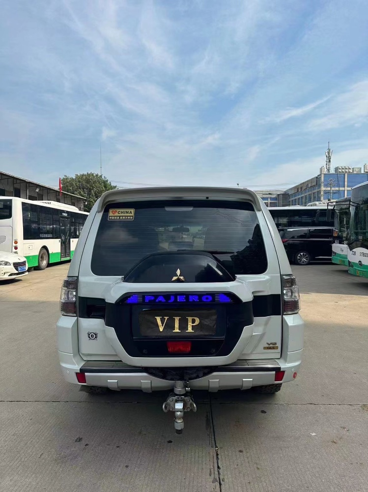 武汉20年三菱帕杰罗8