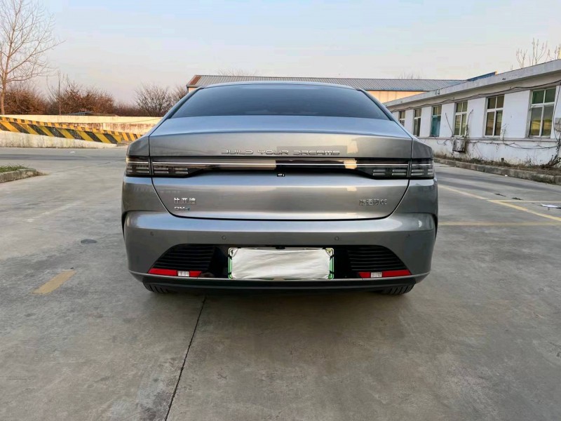 徐州22年比亚迪驱逐舰9