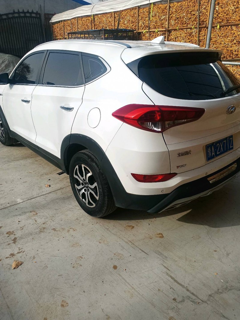 济宁17年现代途胜7