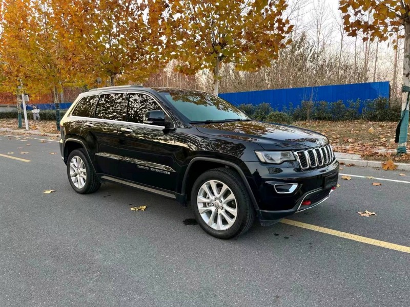 徐州19年Jeep大切诺基2