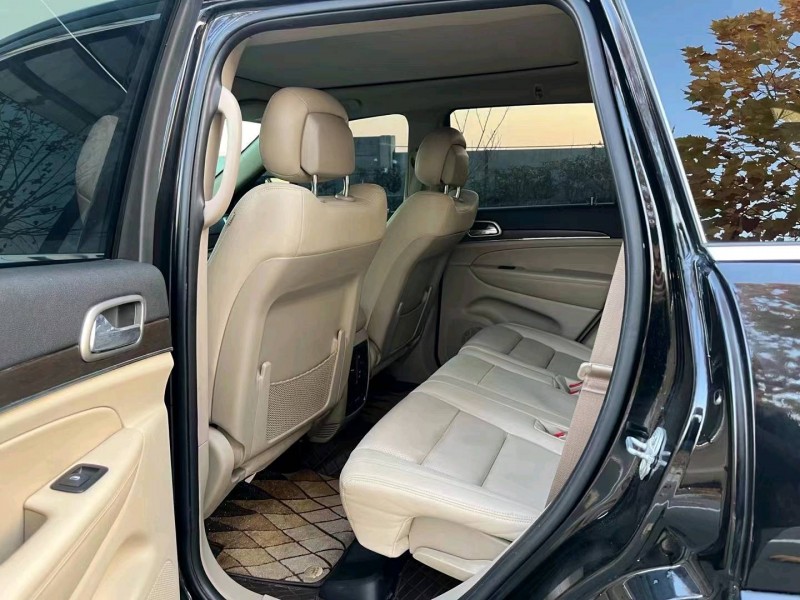 徐州19年Jeep大切诺基3