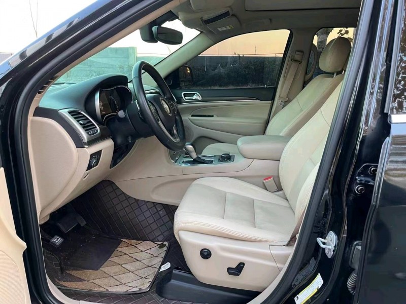 徐州19年Jeep大切诺基5