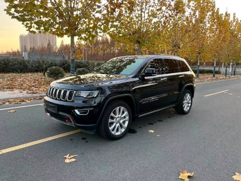 徐州19年Jeep大切诺基7