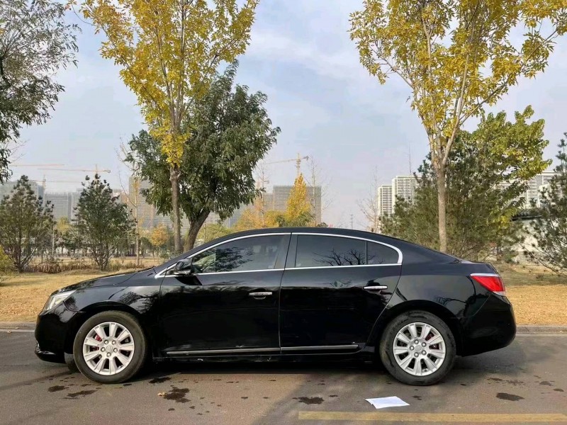 枣庄12年别克君越8