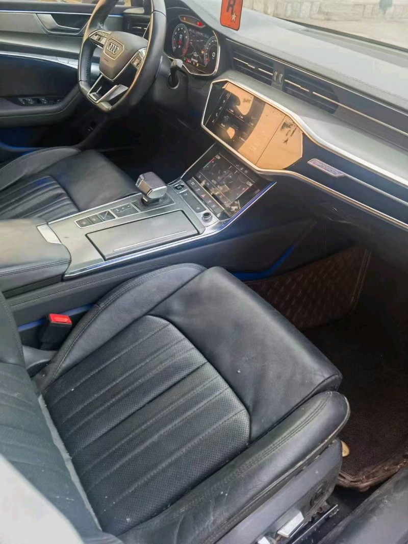 济南19年奥迪A8L3