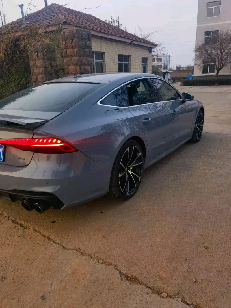 济南19年奥迪A8L7