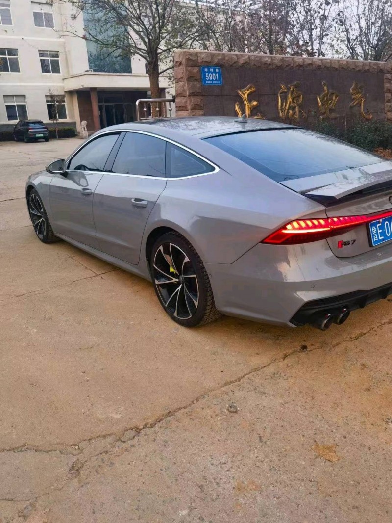 济南19年奥迪A8L8