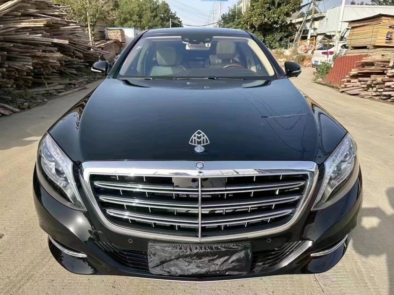 武汉17年奔驰迈巴赫S级1