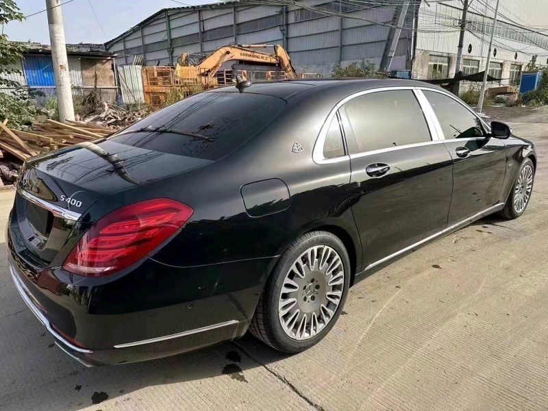 武汉17年奔驰迈巴赫S级4