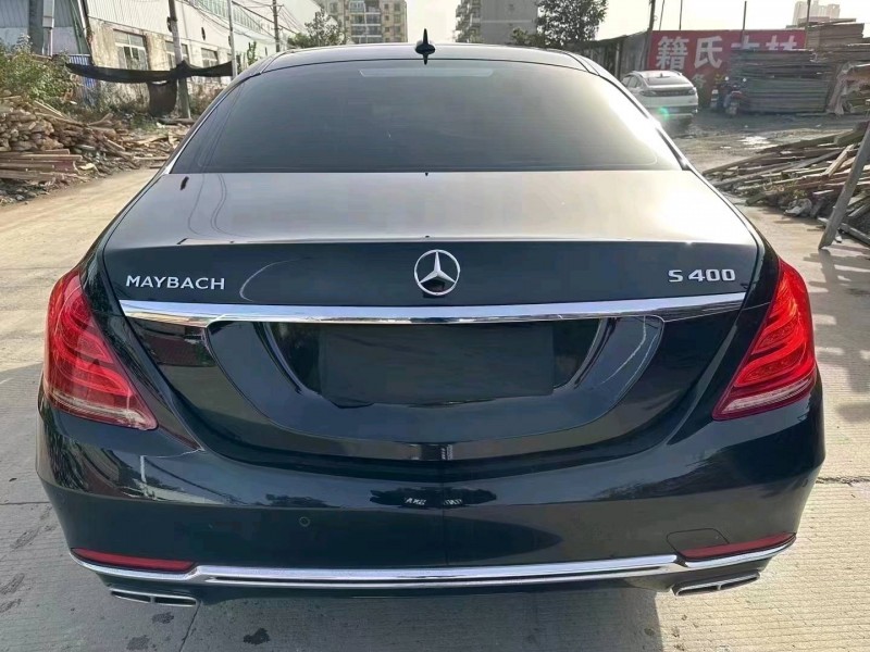 武汉17年奔驰迈巴赫S级5