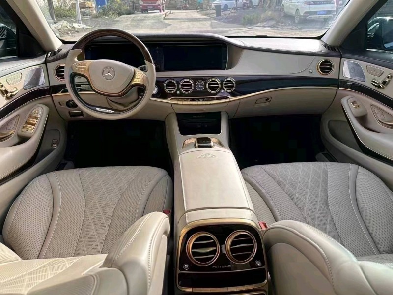 武汉17年奔驰迈巴赫S级8