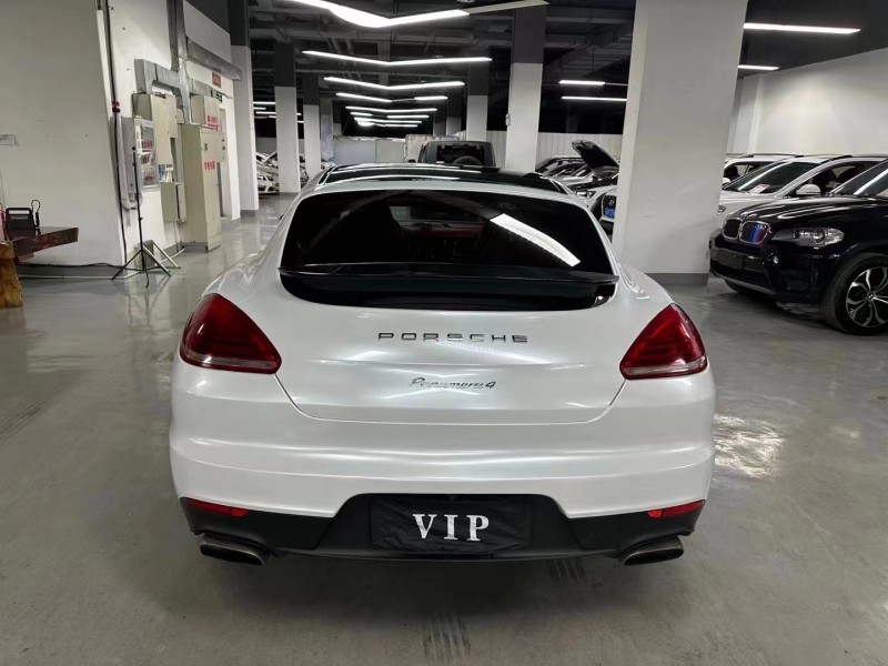 曲靖16年保時捷帕拉梅拉9