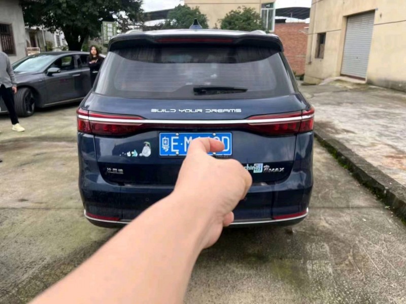 重庆21年比亚迪宋MAX8