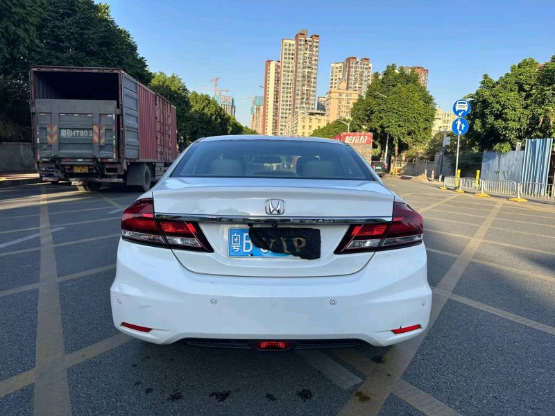 深圳14年本田思域5