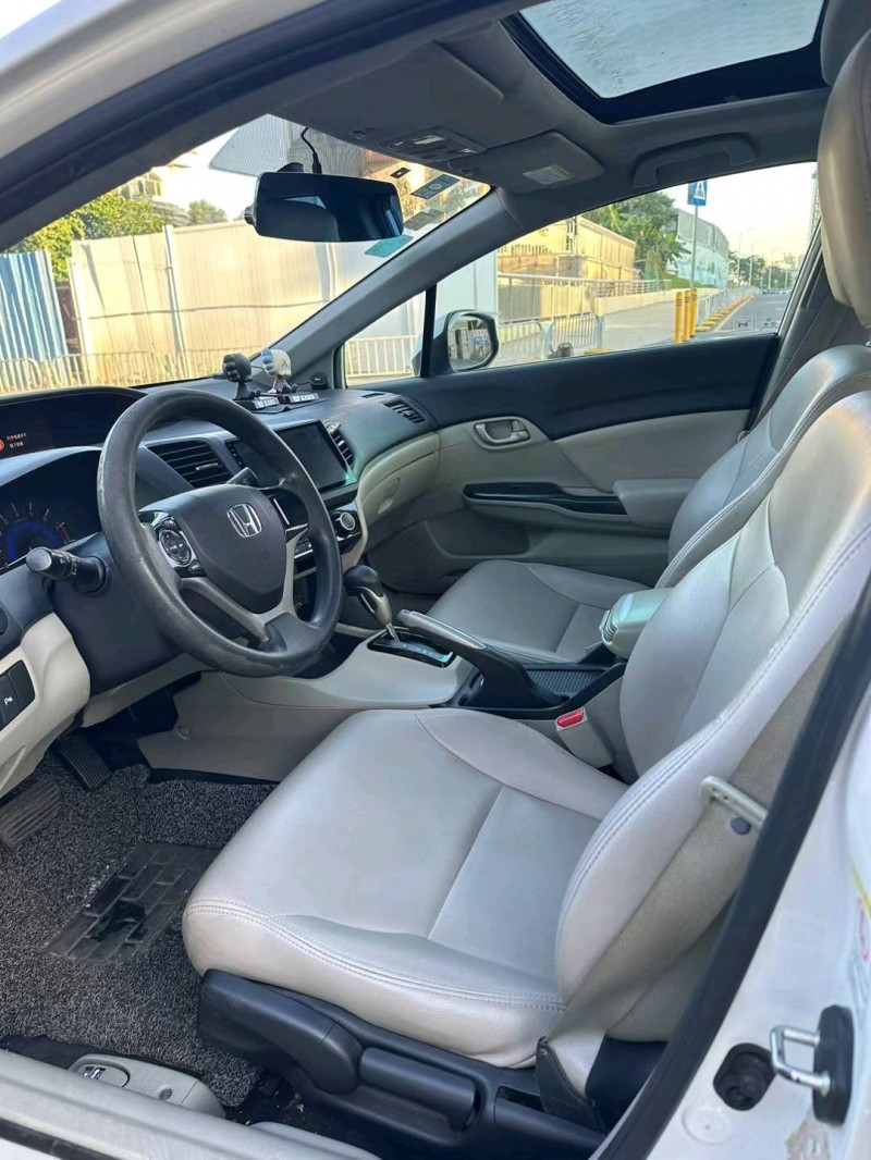 深圳14年本田思域7