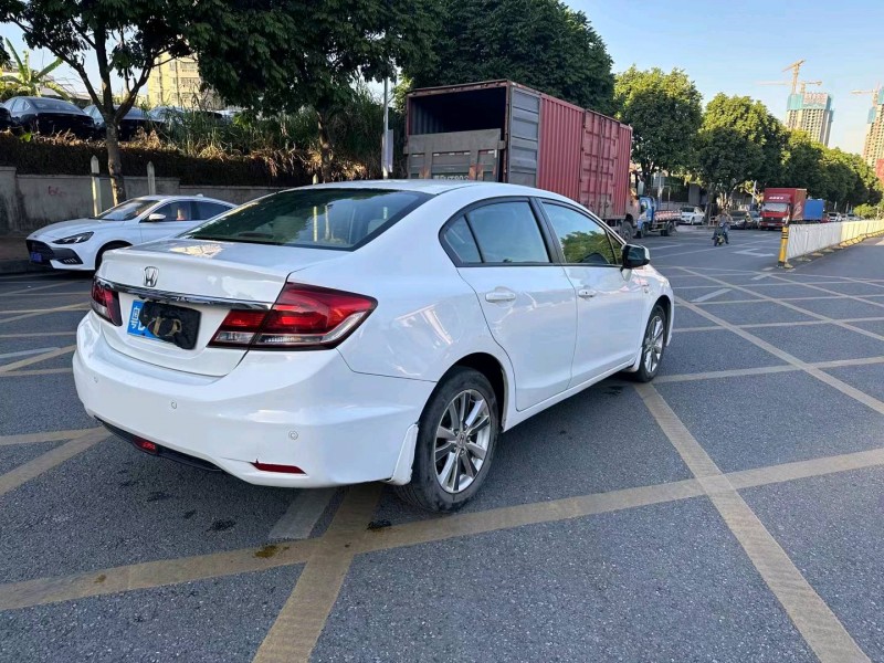 深圳14年本田思域8