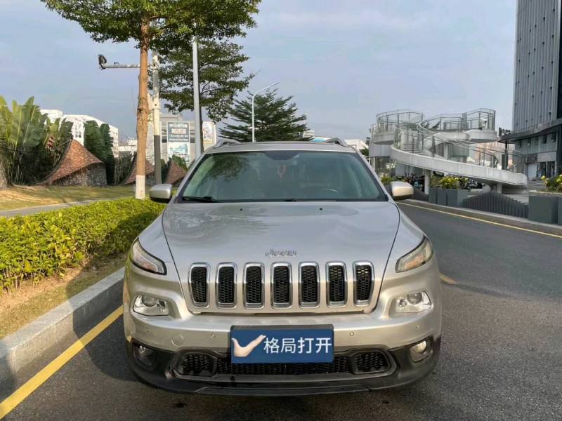 珠海16年Jeep自由光1