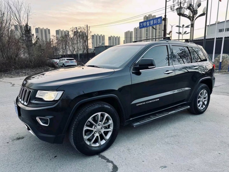 沈阳14年Jeep大切诺基2
