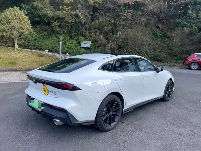 嘉兴23年长安汽车UNI-V7