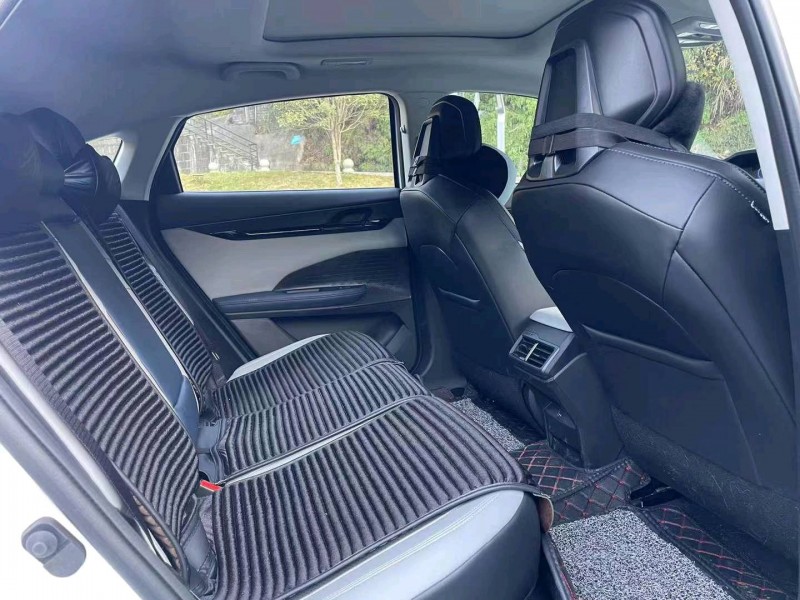 嘉兴23年长安汽车UNI-V8