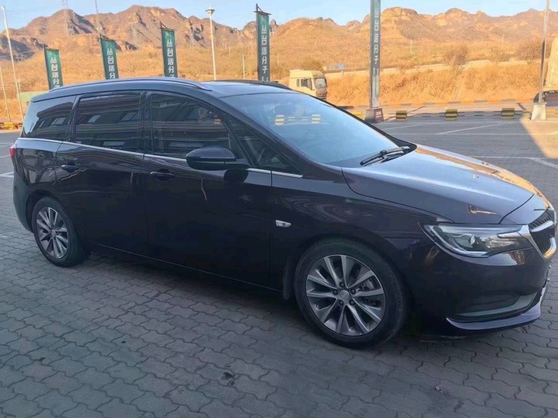 邢台21年别克GL82