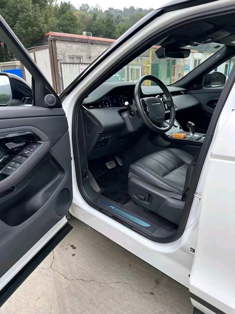 重庆21年路虎极光4