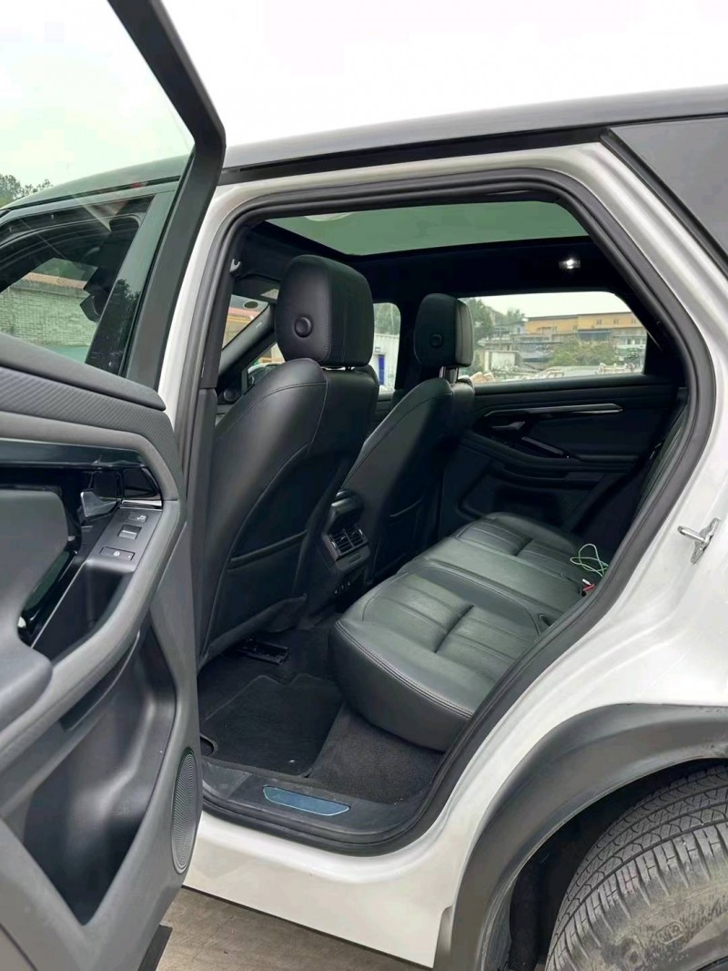 重庆21年路虎极光6