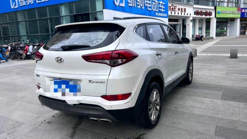 嘉兴16年现代途胜7