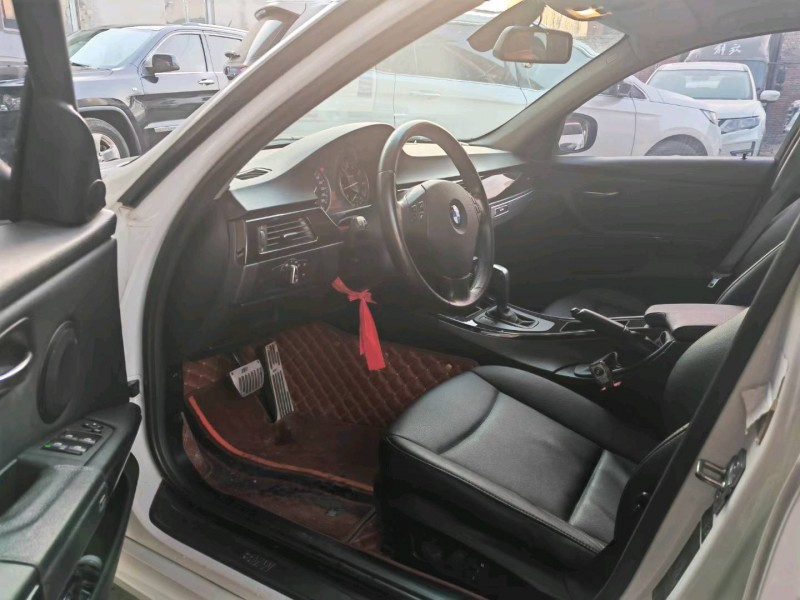 保定12年宝马3系4