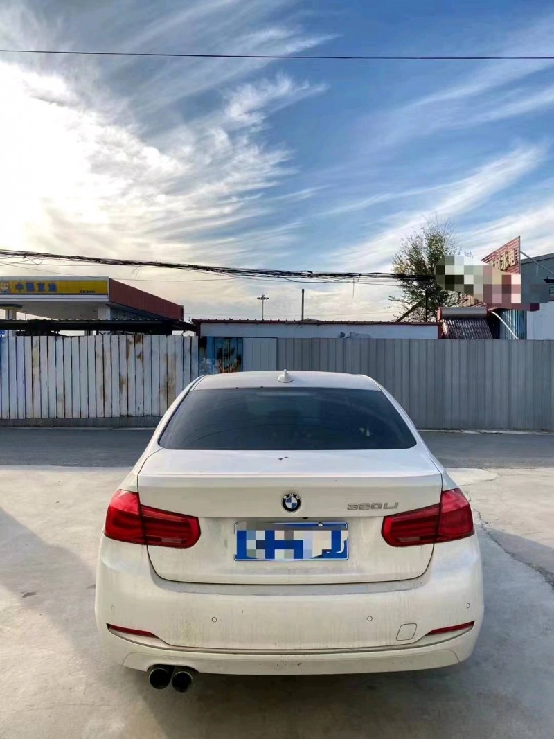济南17年宝马3系9