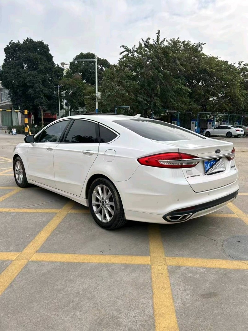 中山17年福特蒙迪欧8