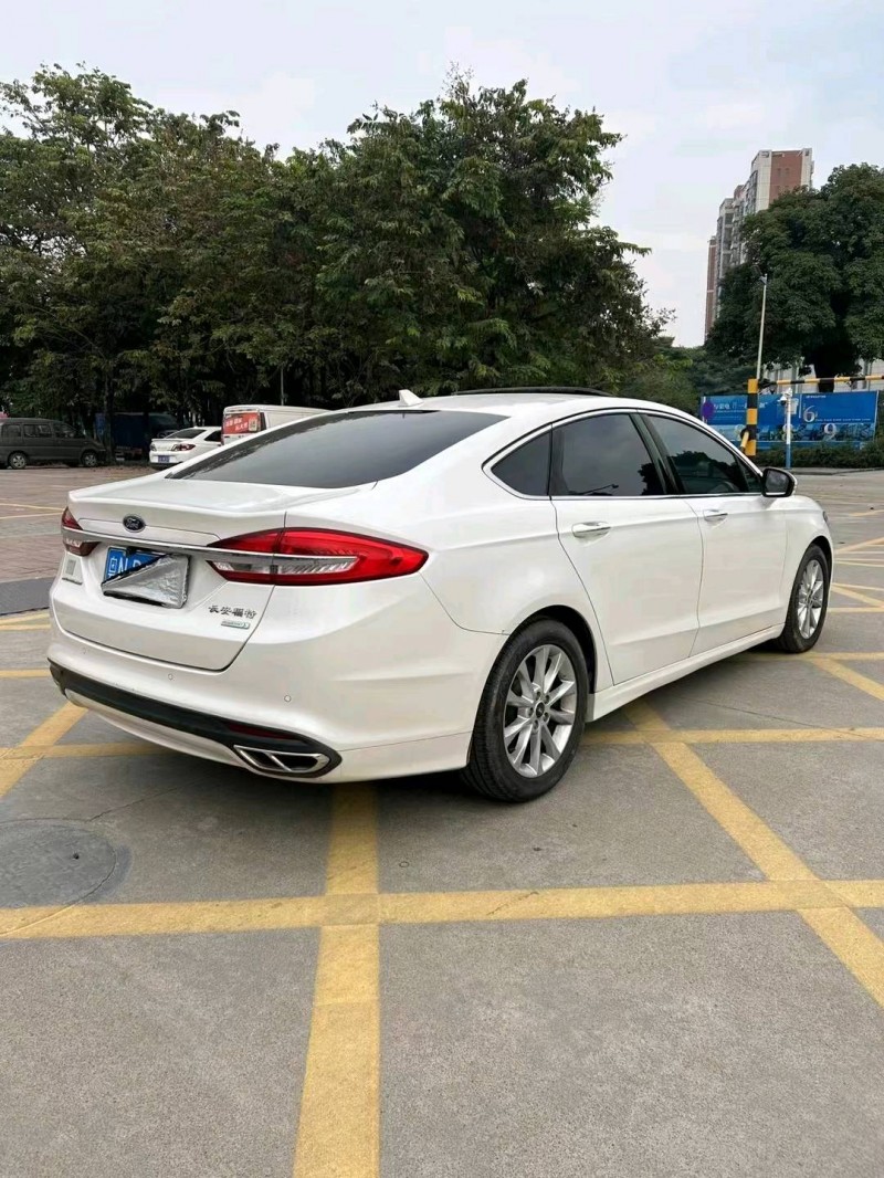 中山17年福特蒙迪欧9