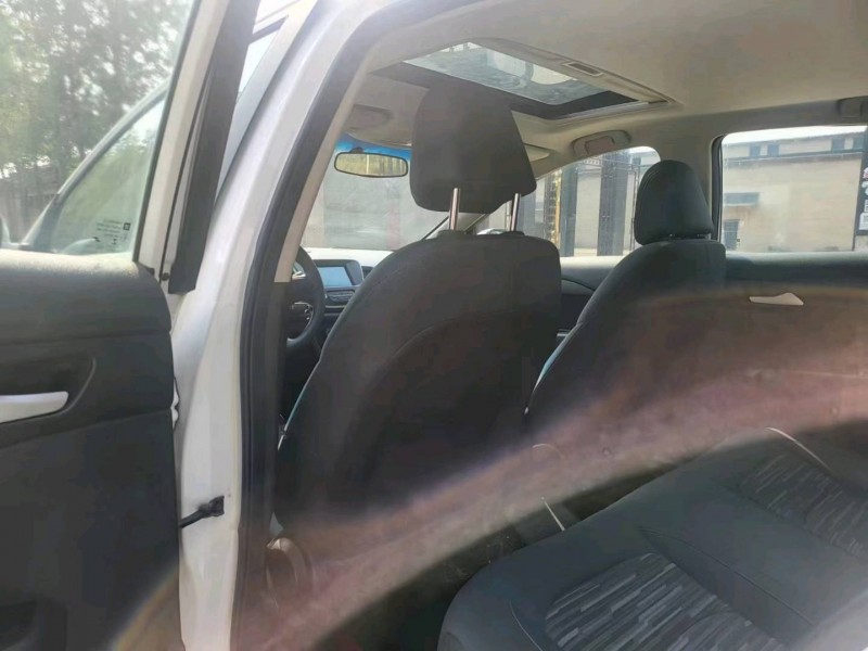 保定19年雪佛兰科沃兹7