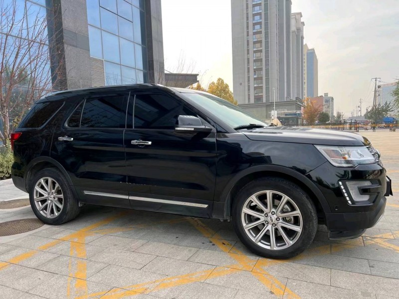 济宁18年福特探险者3