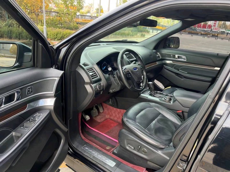 济宁18年福特探险者4