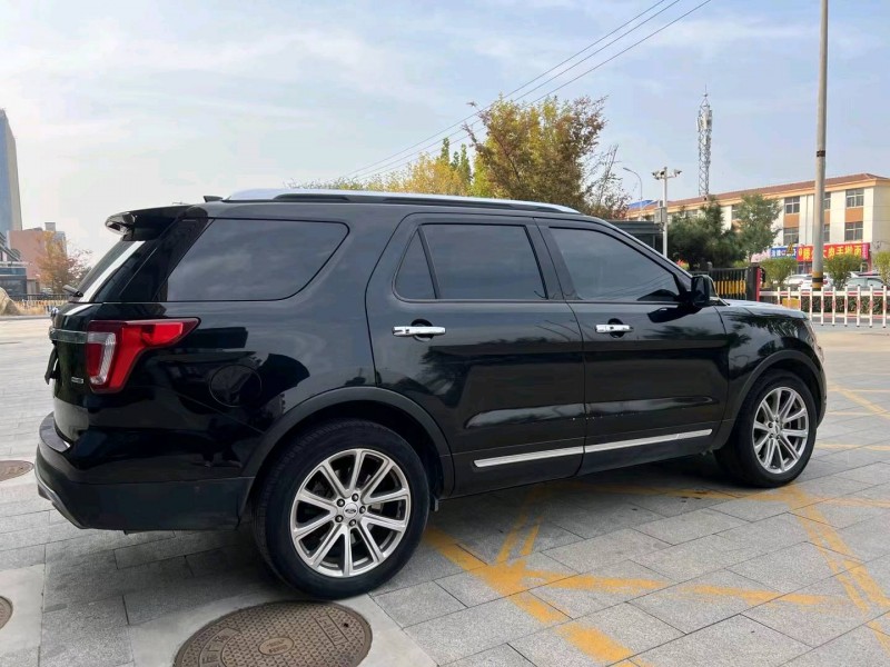 济宁18年福特探险者7