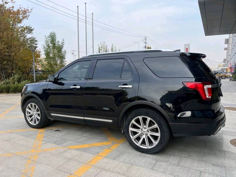 济宁18年福特探险者8